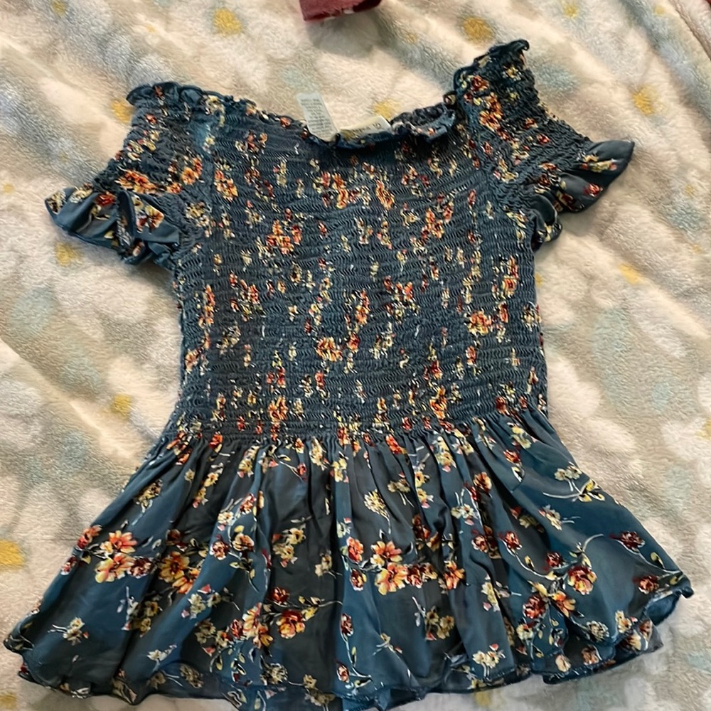 Blue off the shoulders float fitted Japna shirt. WORN ONCE